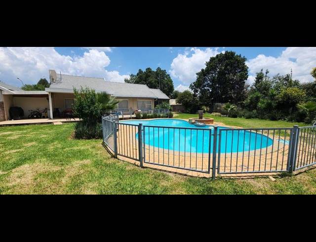 3 BEDROOM HOUSE FOR SALE IN BRACKENHURST